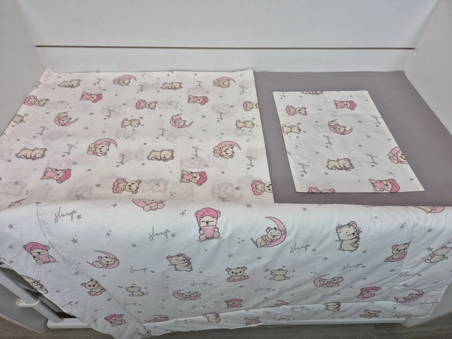 %D0%91%D0%B5%D0%B1%D0%B5%D1%88%D0%BA%D0%BE+%D1%81%D0%BF%D0%B0%D0%BB%D0%BD%D0%BE+%D0%B1%D0%B5%D0%BB%D1%8C%D0%BE+%D0%A1%D1%8A%D0%BD%D1%87%D0%BE%2C+%D1%81%D0%B8%D0%B2%D0%BE