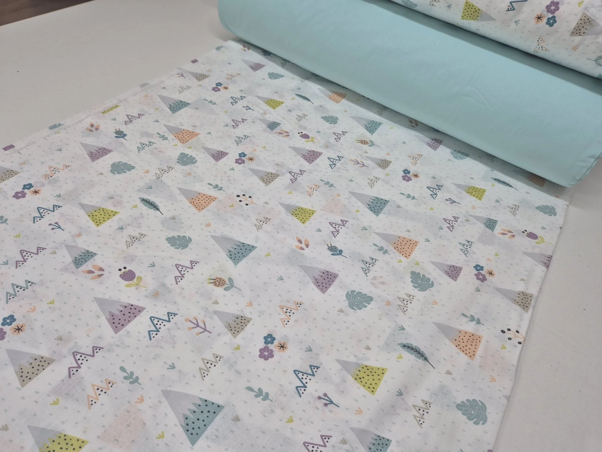 %D0%9E%D0%B4%D0%B5%D1%8F%D0%BB%D0%BE+%D1%81+%D0%B1%D1%80%D0%BE%D0%B4%D0%B5%D1%80%D0%B8%D1%8F+%D0%9C%D0%B5%D0%BD%D1%82%D0%BE%D0%B2%D0%B8+%D0%BF%D0%BB%D0%B0%D0%BD%D0%B8%D0%BD%D0%B8