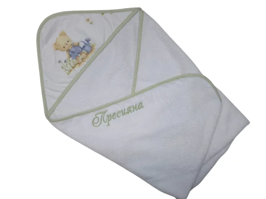 Бебешка хавлия с бродерия Теди, зелено