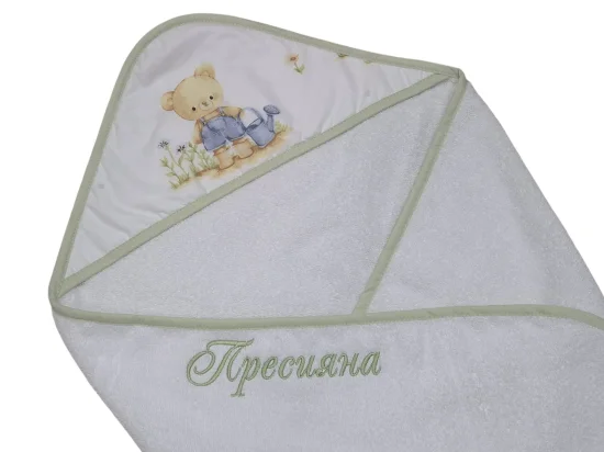 Бебешка хавлия с бродерия Теди, зелено