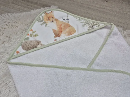 Бебешка хавлия с име Лиса, зелено